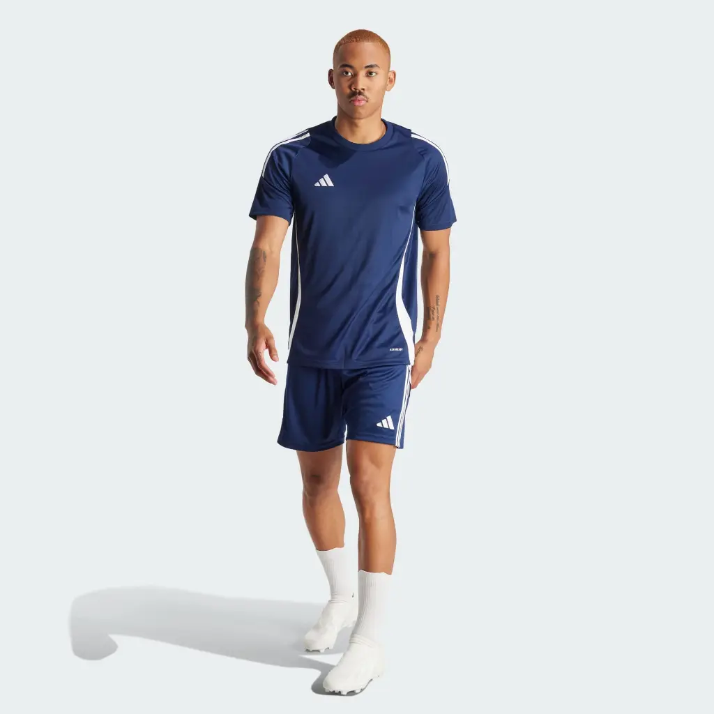 IS1018_25_outfit.webp